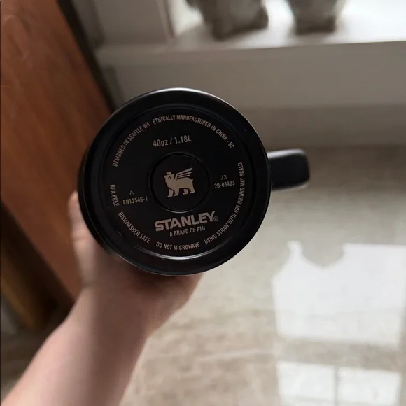 Stanley 40oz Quencher - Picture 4 of 5
